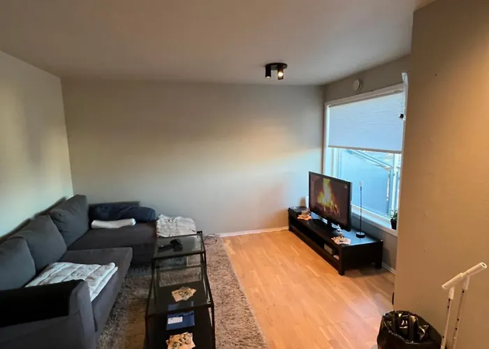 Apartamento Entire Flat Centrum With Balcony Close To The Airport