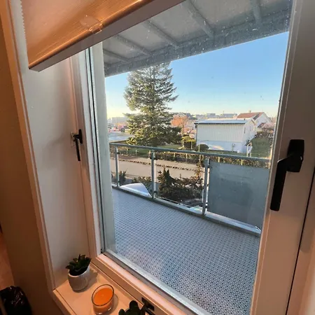 Entire Flat Centrum With Balcony Close To The Airport * 索拉